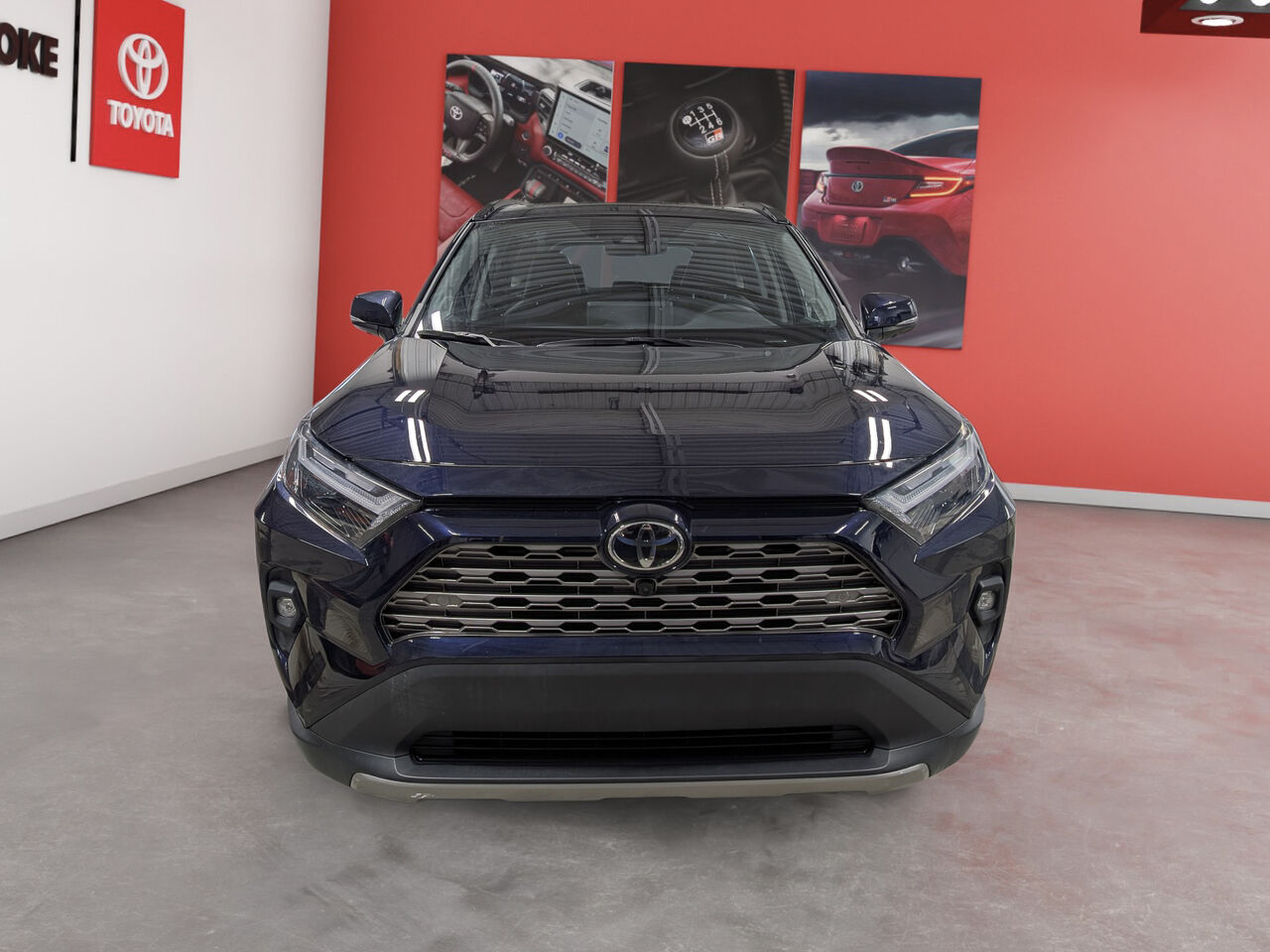 2025 Toyota RAV4 Hybride - Image 2