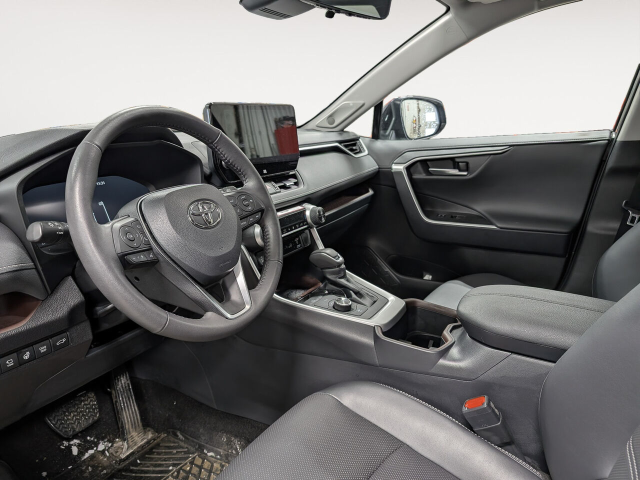 2025 Toyota RAV4 Hybride - Image 9