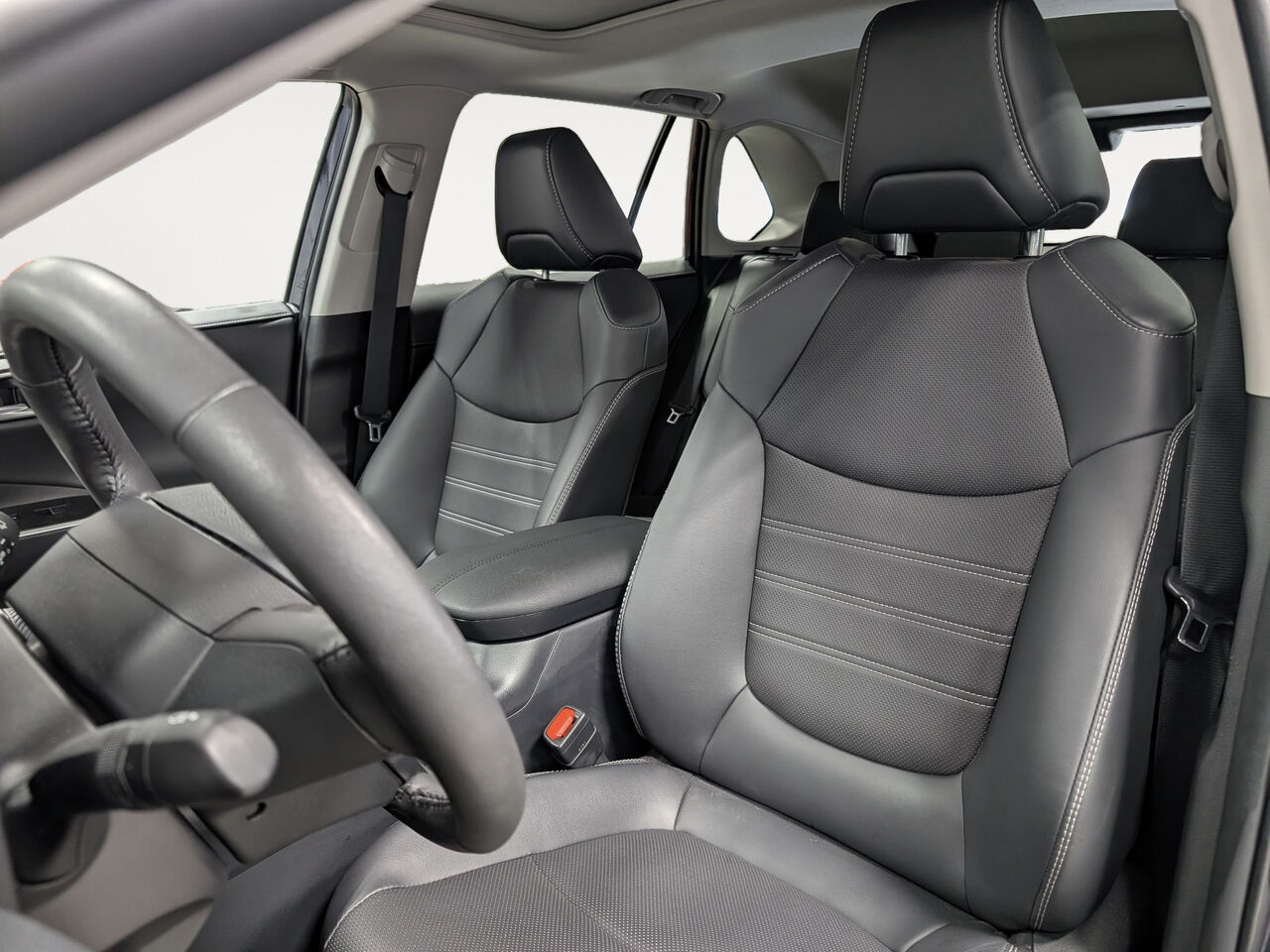 2025 Toyota RAV4 Hybride - Image 10