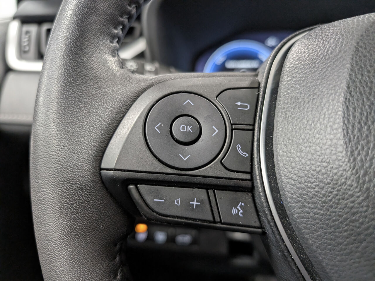 2025 Toyota RAV4 Hybride - Image 16