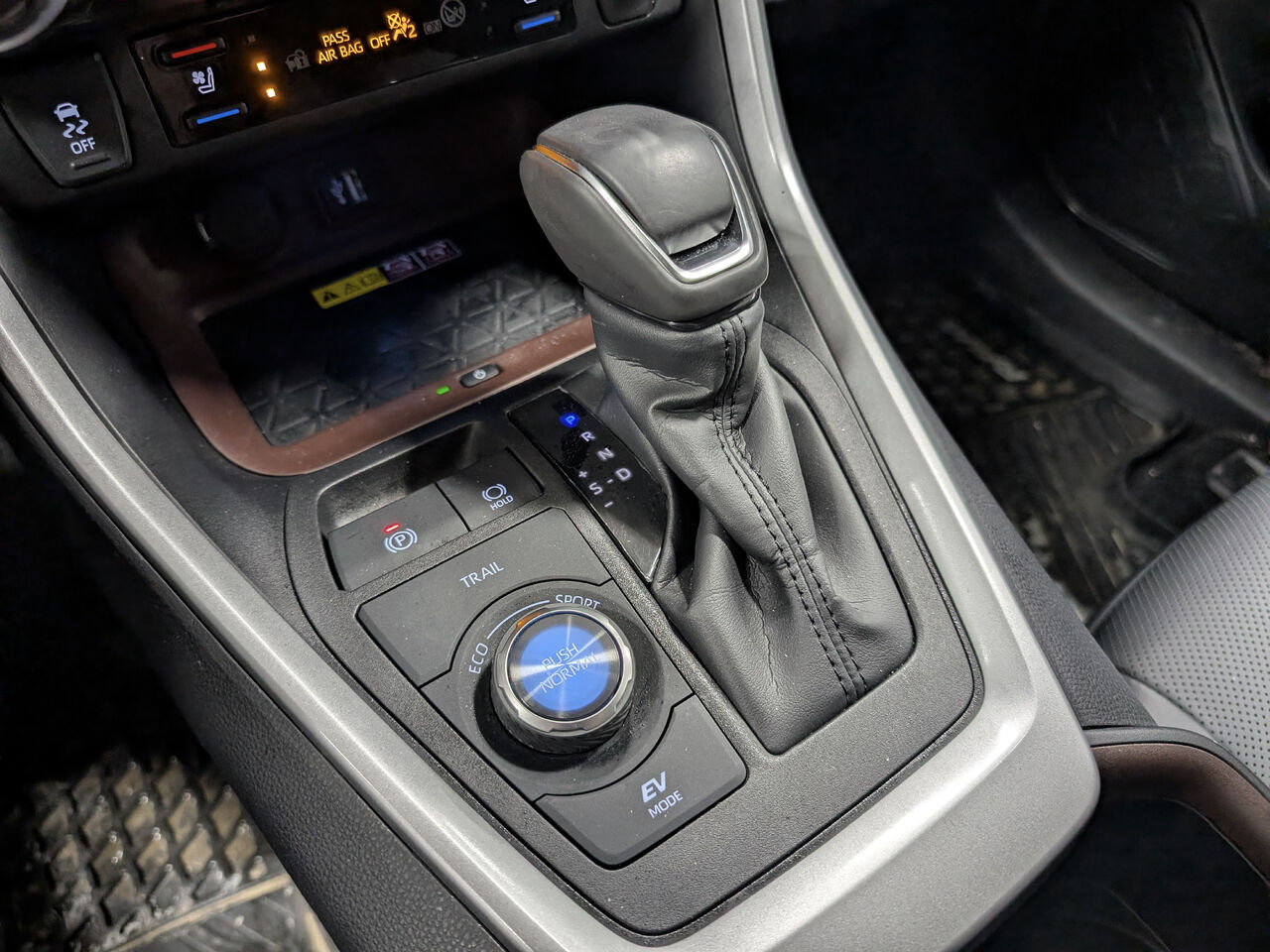 2025 Toyota RAV4 Hybride - Image 23