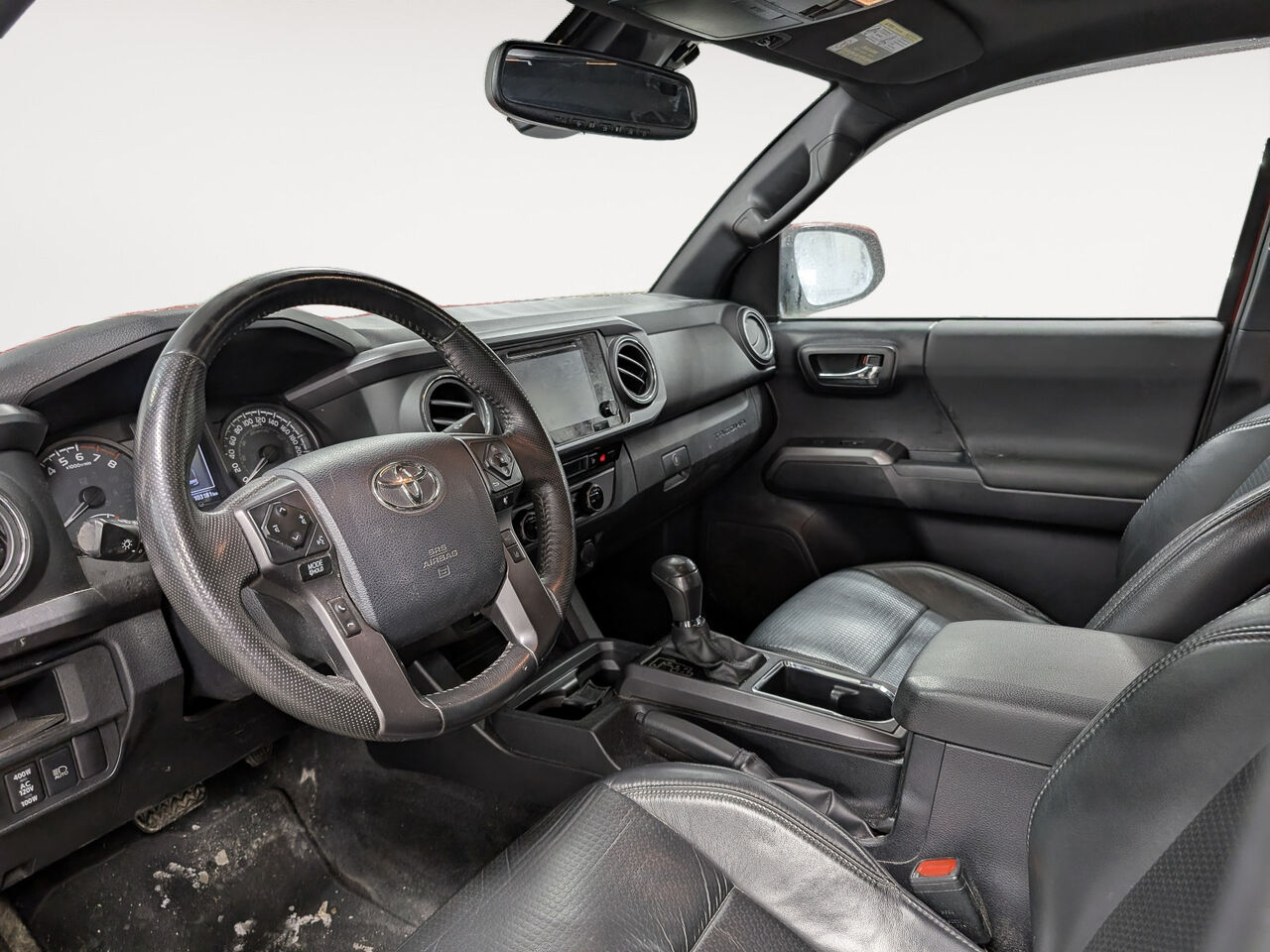 2018 Toyota Tacoma - Image 9