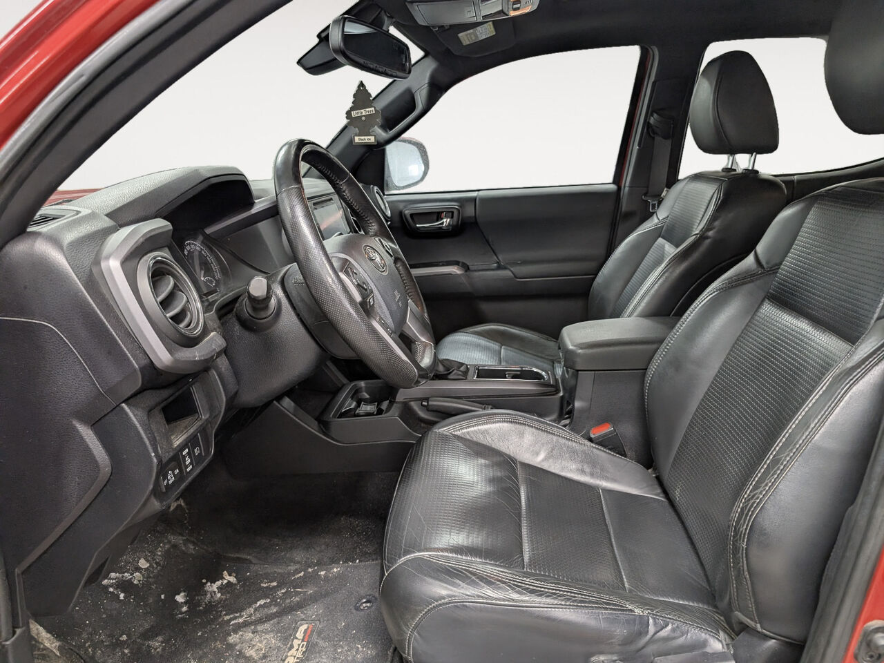 2018 Toyota Tacoma - Image 11