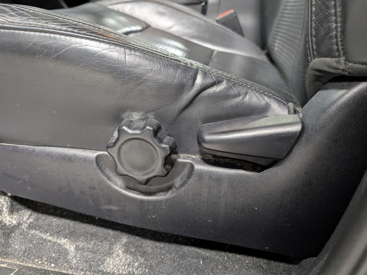 2018 Toyota Tacoma - Image 13