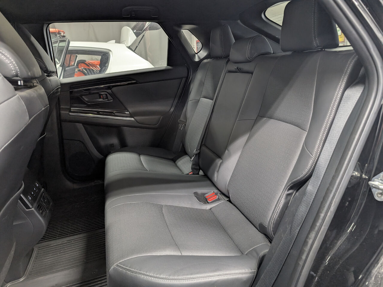 2023 Subaru Solterra - Image 22