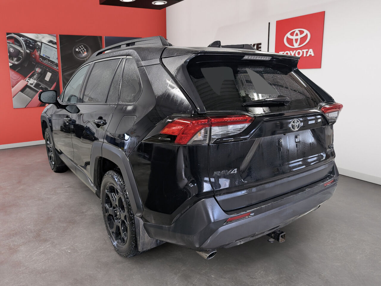 2022 Toyota RAV4 - Image 6