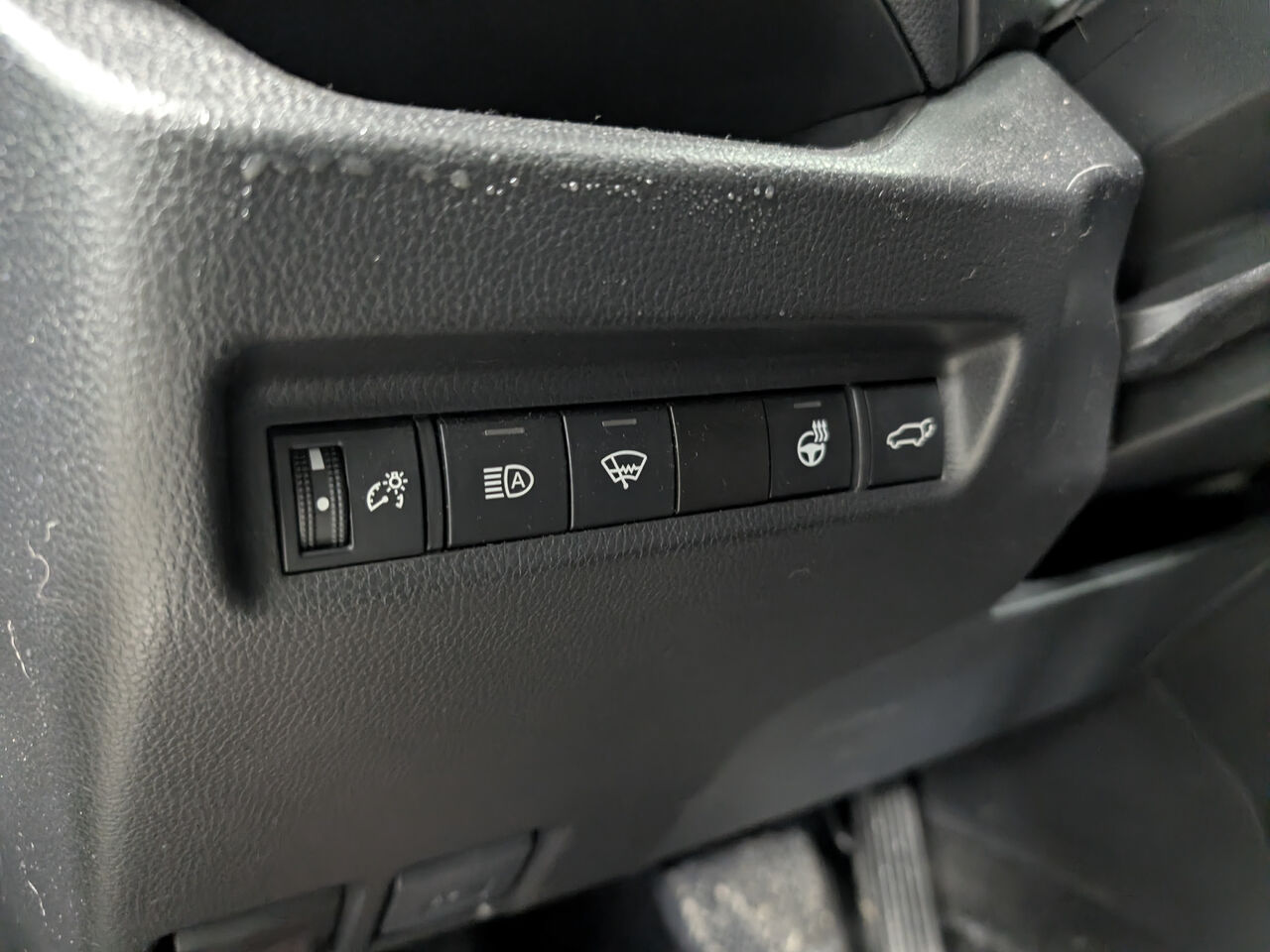 2022 Toyota RAV4 - Image 11
