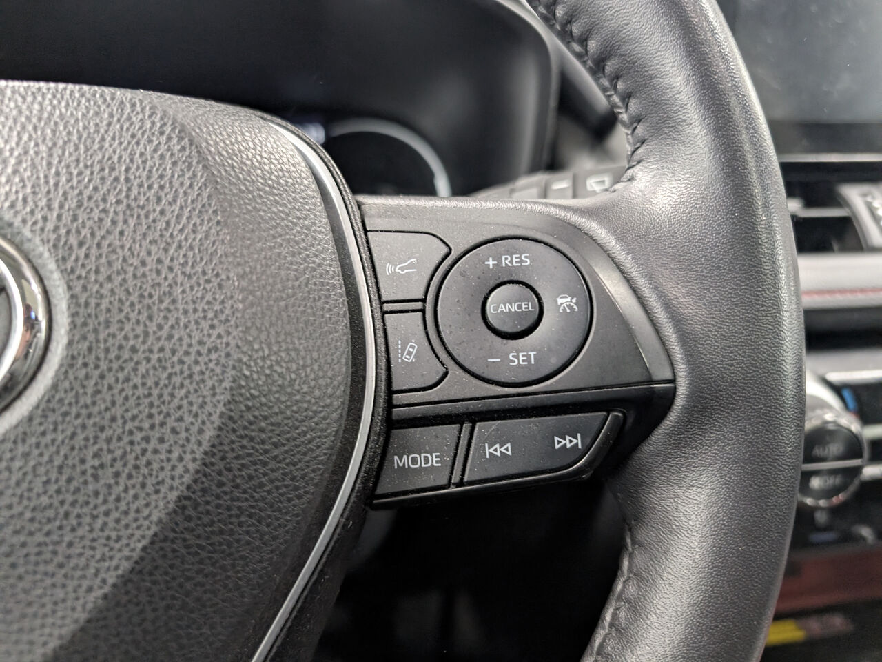 2022 Toyota RAV4 - Image 15