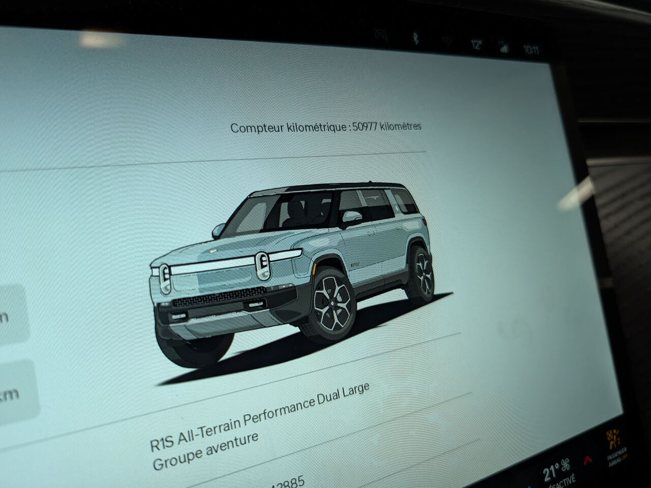 2024 Rivian R1S - Image 16