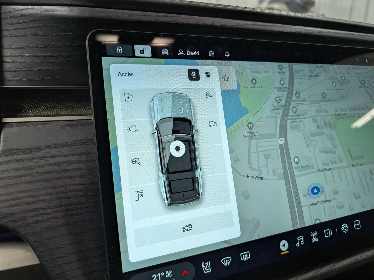 2024 Rivian R1S - Image 19