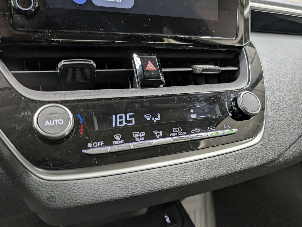 2025 Toyota Corolla Hybride - Image 19