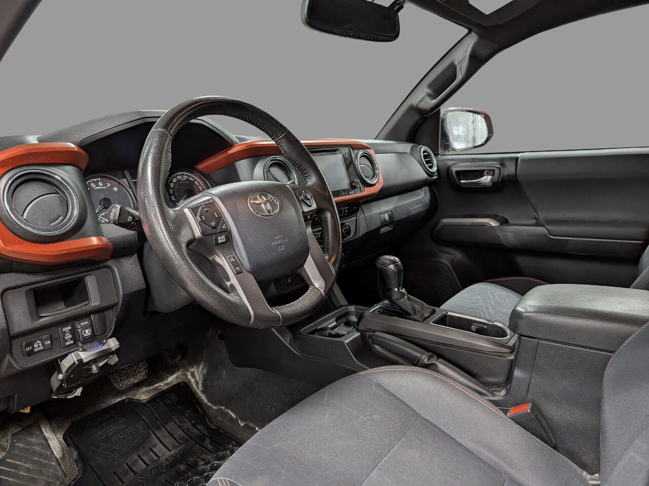2017 Toyota Tacoma - Image 8