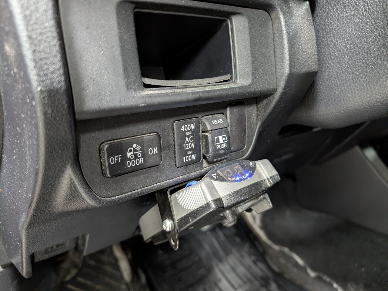 2017 Toyota Tacoma - Image 11