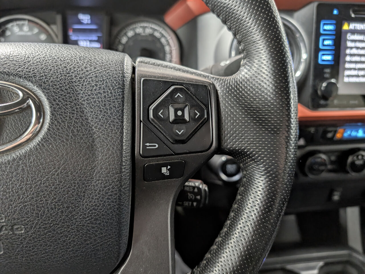 2017 Toyota Tacoma - Image 15