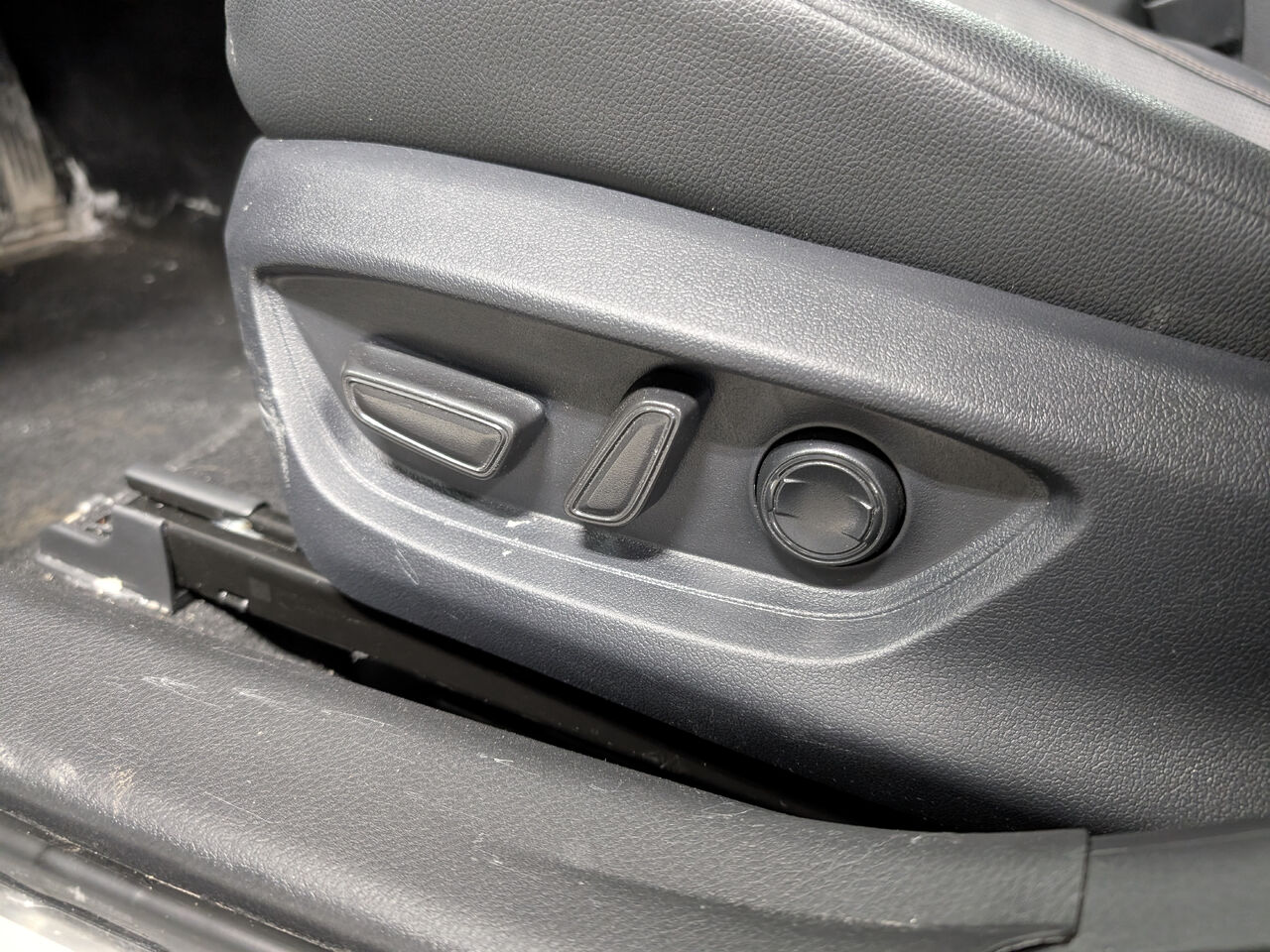 2026 Toyota Camry Hybride - Image 12