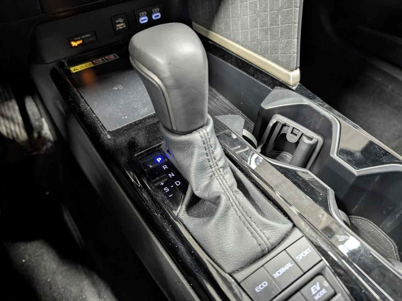 2026 Toyota Camry Hybride - Image 23