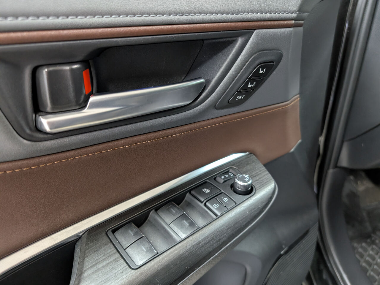 2023 Toyota Venza Hybride - Image 11
