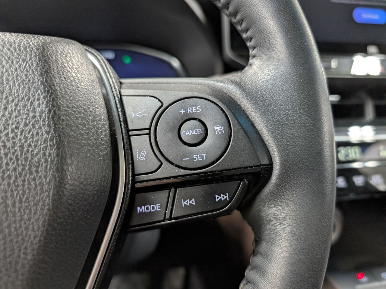 2023 Toyota Venza Hybride - Image 16