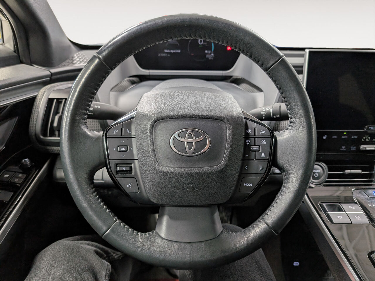 2024 Toyota bZ4X - Image 12