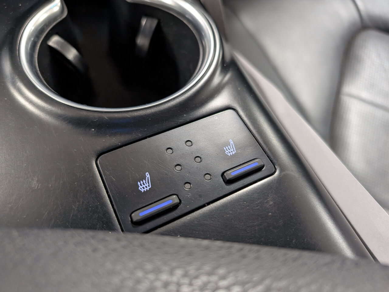 2018 Toyota Camry Hybride - Image 22