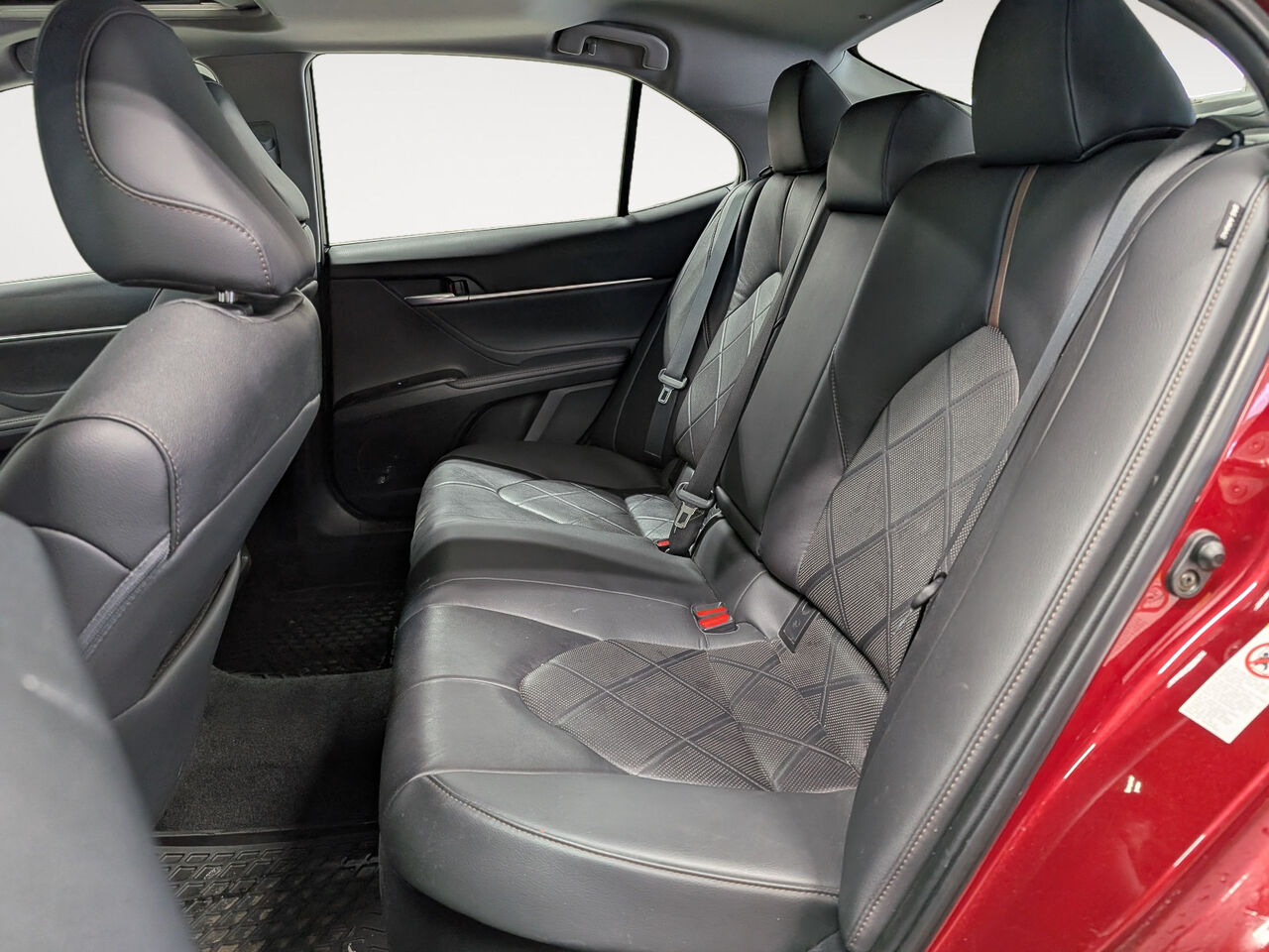 2018 Toyota Camry Hybride - Image 24