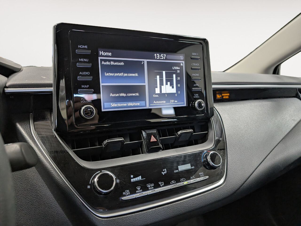 2022 Toyota Corolla - Image 17