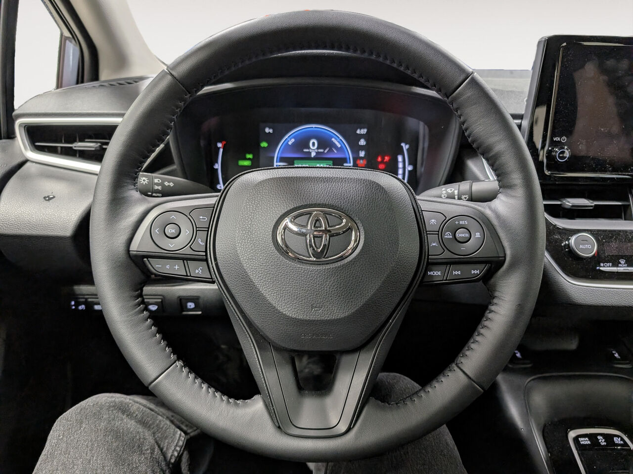 2025 Toyota Corolla Hybride - Image 12