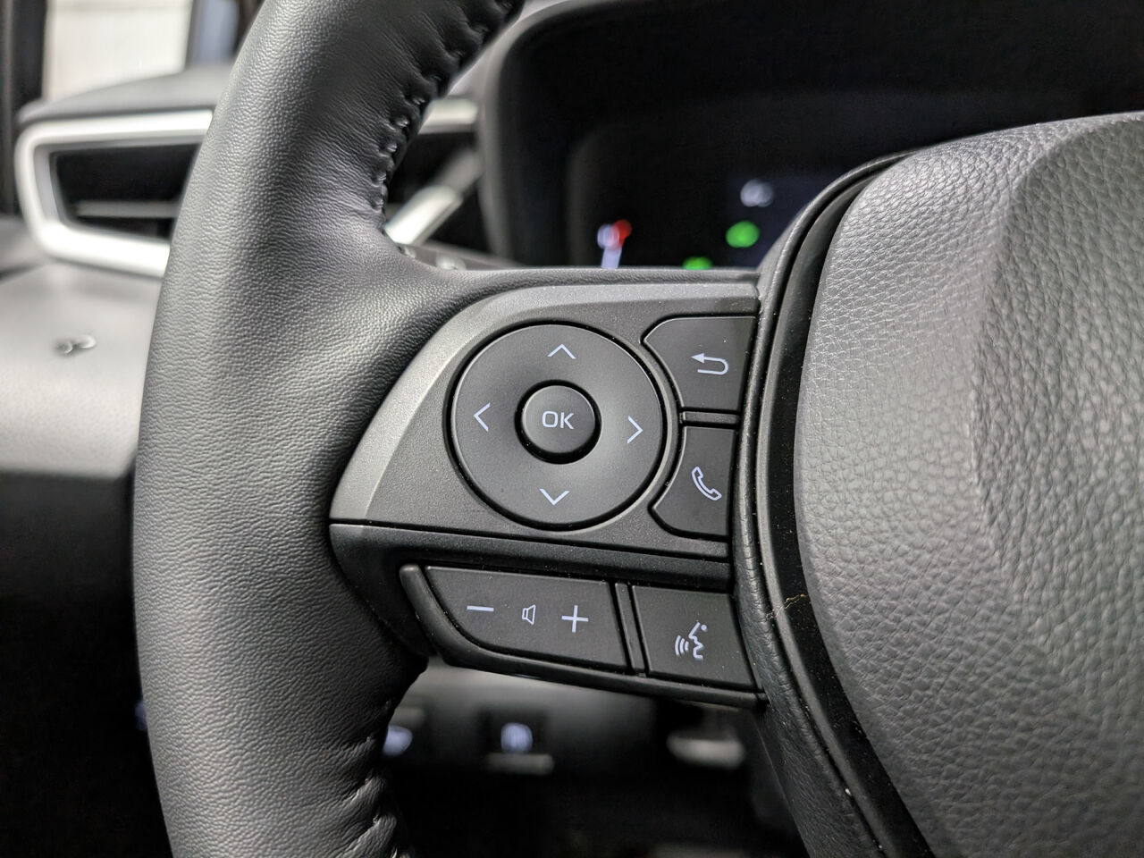 2025 Toyota Corolla Hybride - Image 13