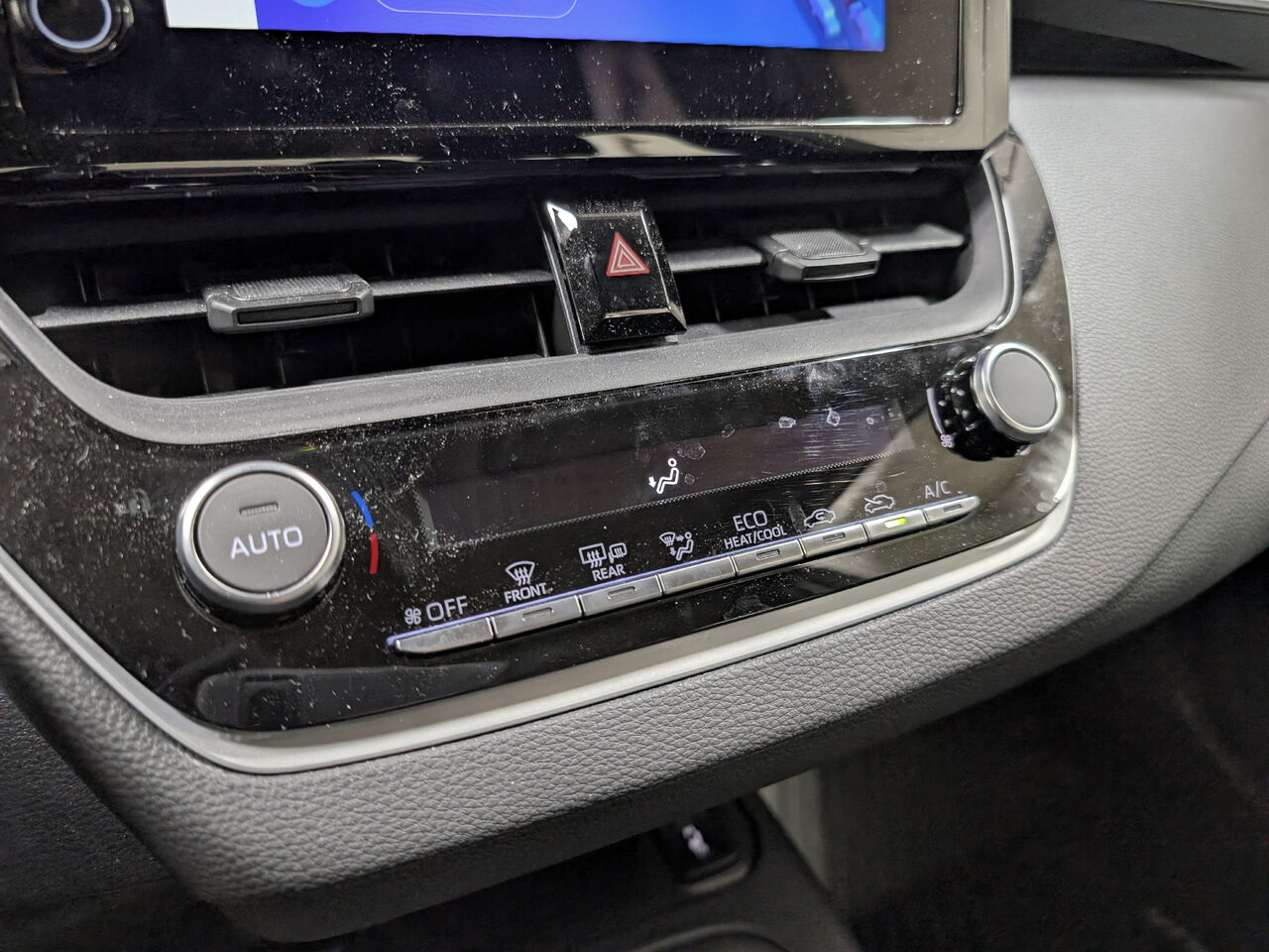 2025 Toyota Corolla Hybride - Image 18