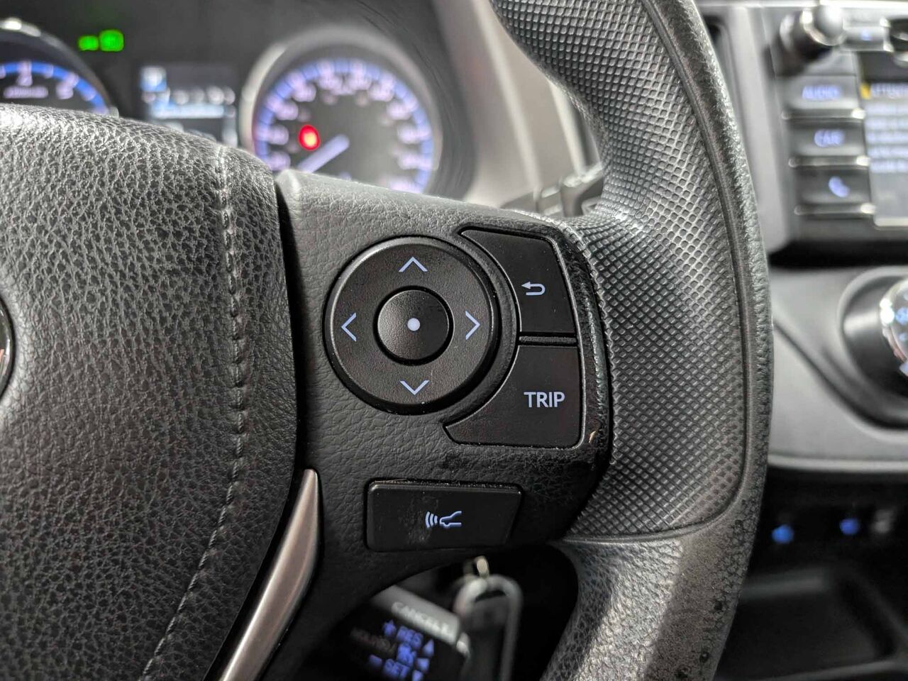 2017 Toyota RAV4 - Image 15