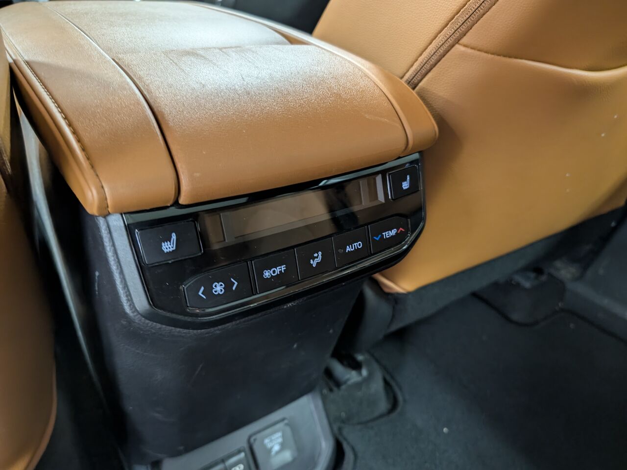 2023 Toyota Highlander Hybride - Image 28
