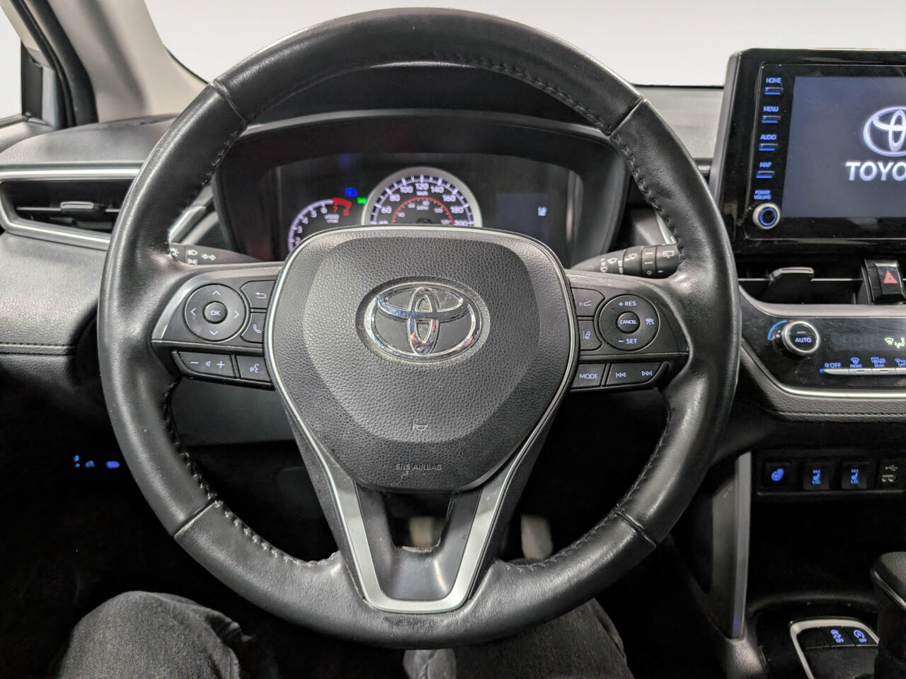 2022 Toyota Corolla Cross - Image 13
