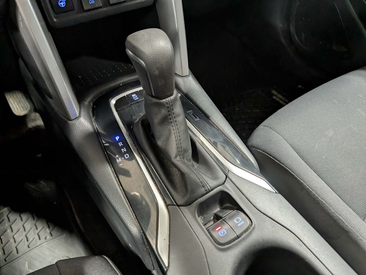 2022 Toyota Corolla Cross - Image 21