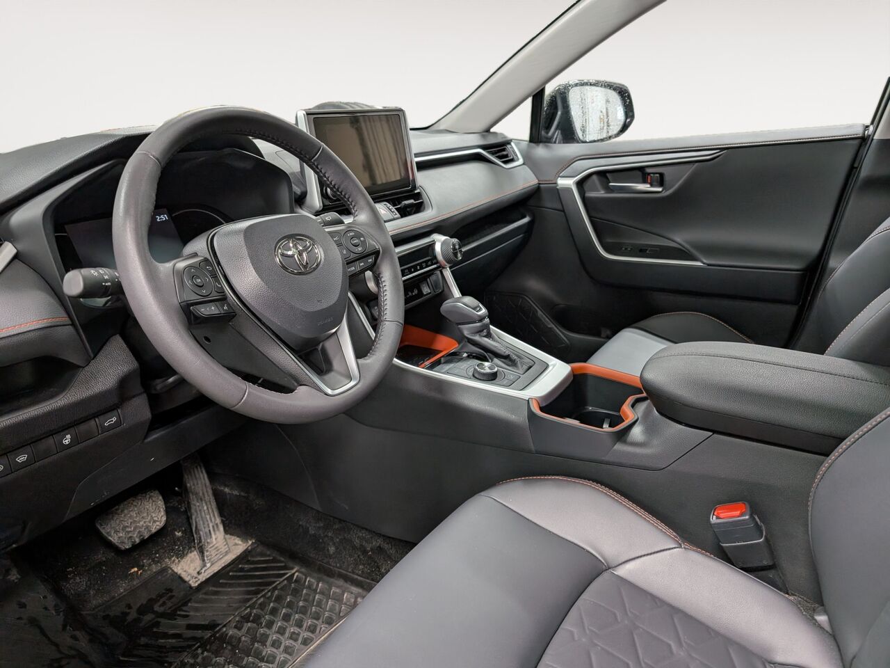 2025 Toyota RAV4 - Image 9