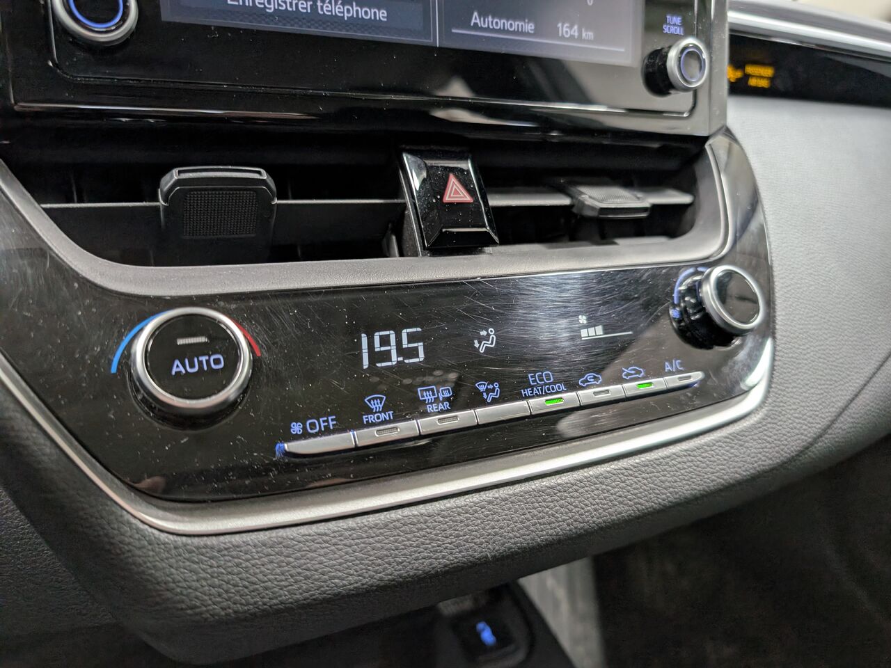 2022 Toyota Corolla - Image 19
