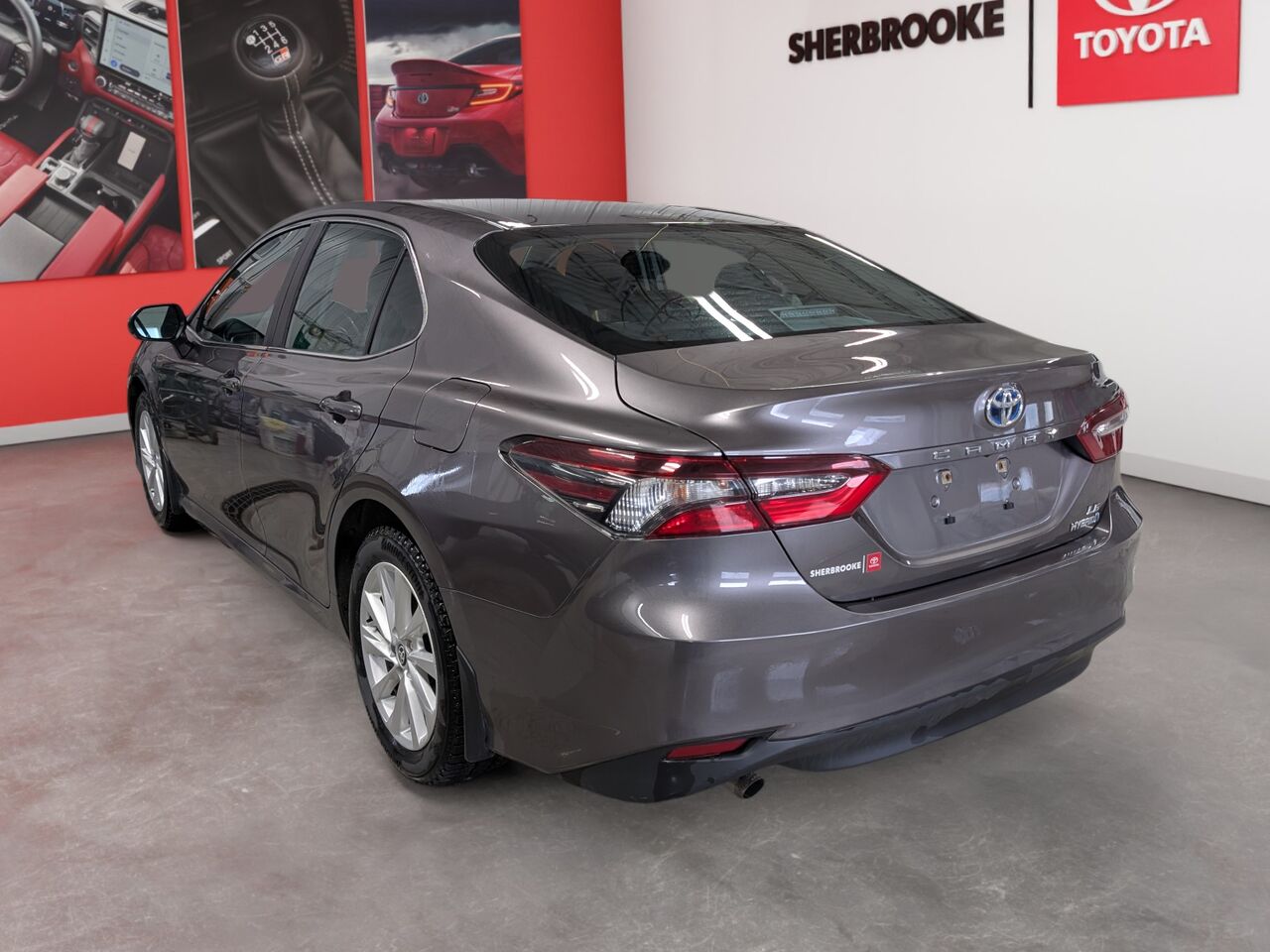 2023 Toyota Camry Hybride - Image 6