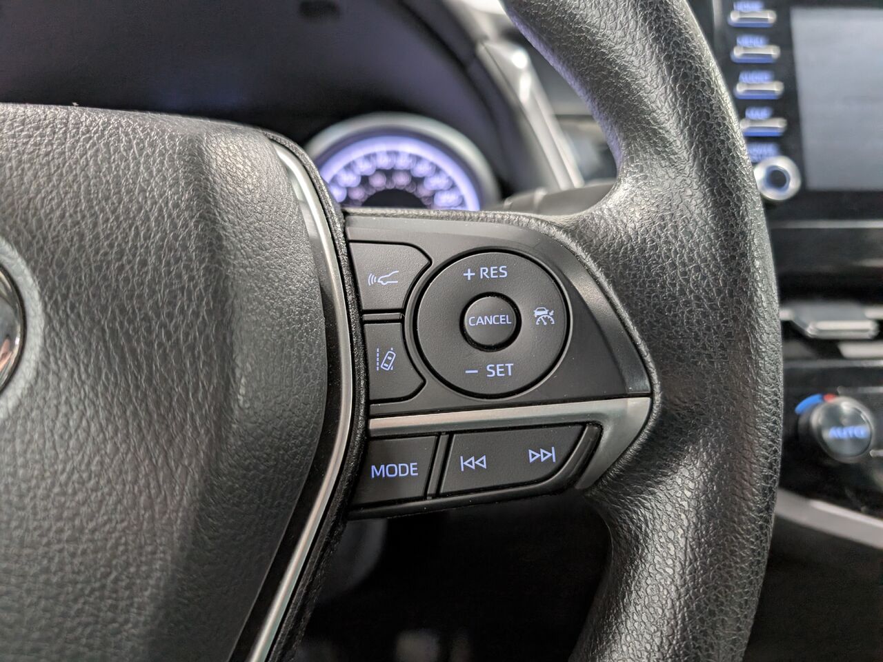 2023 Toyota Camry Hybride - Image 15