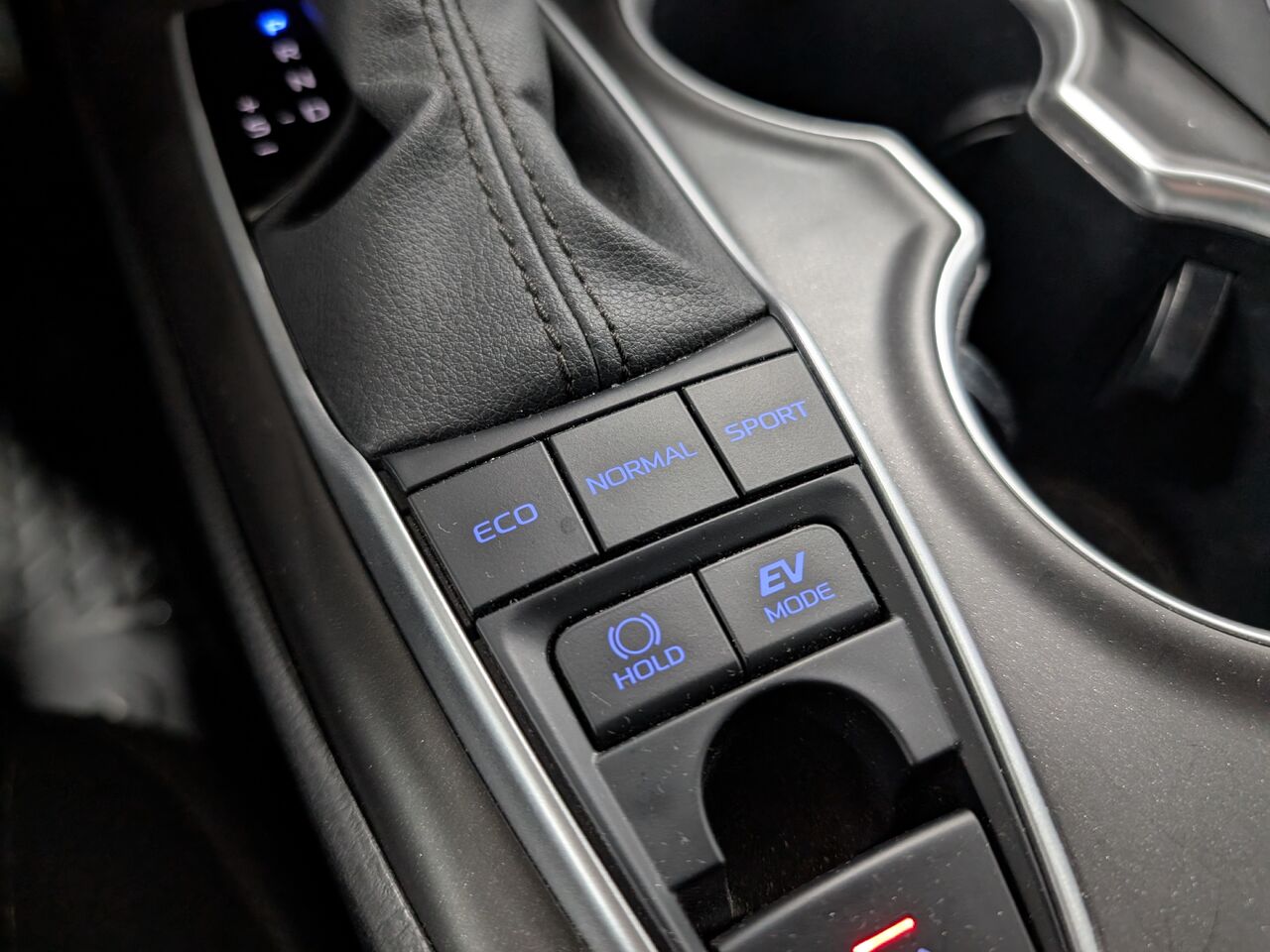 2023 Toyota Camry Hybride - Image 21