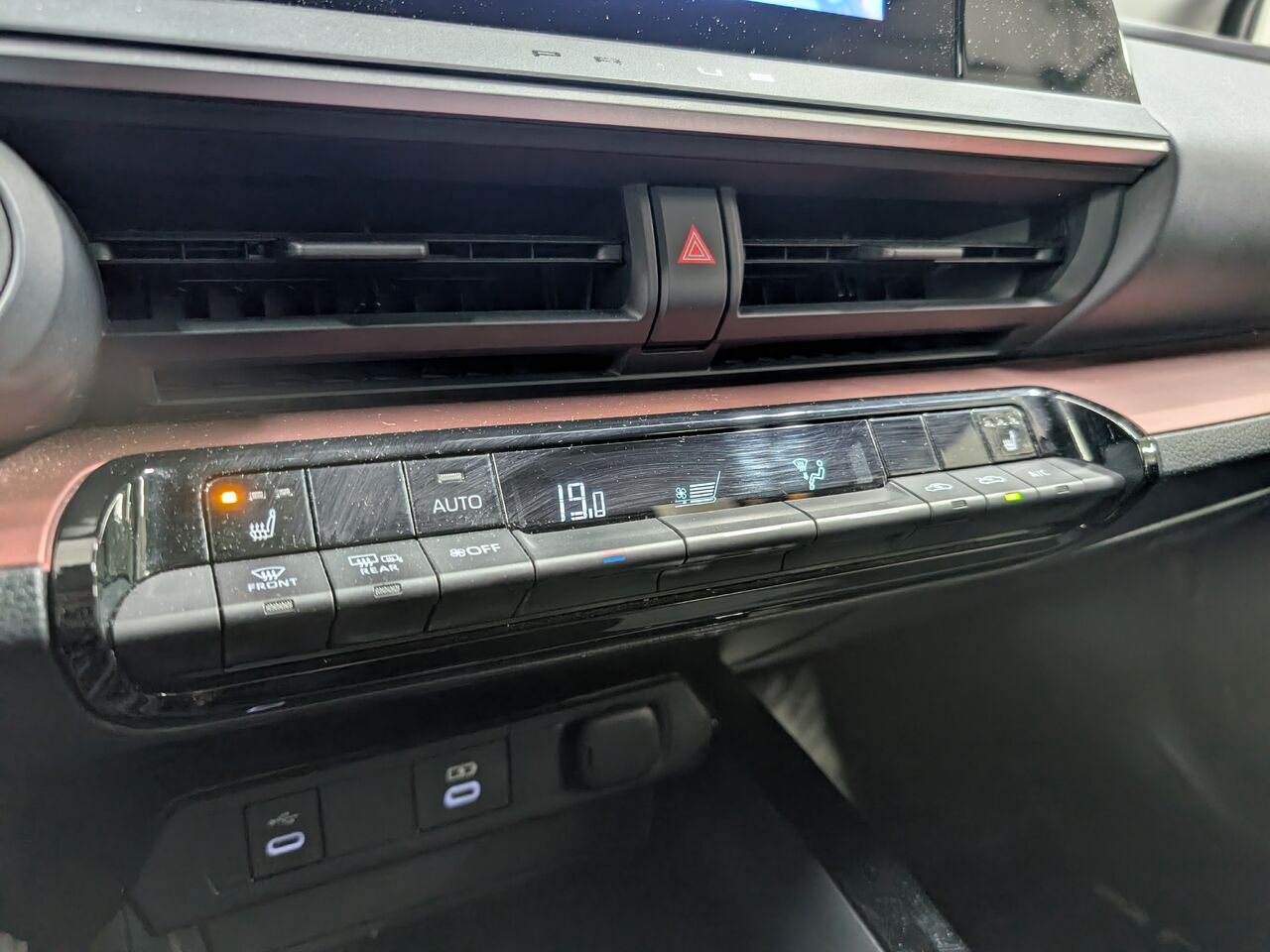2024 Toyota Prius Prime - Image 17