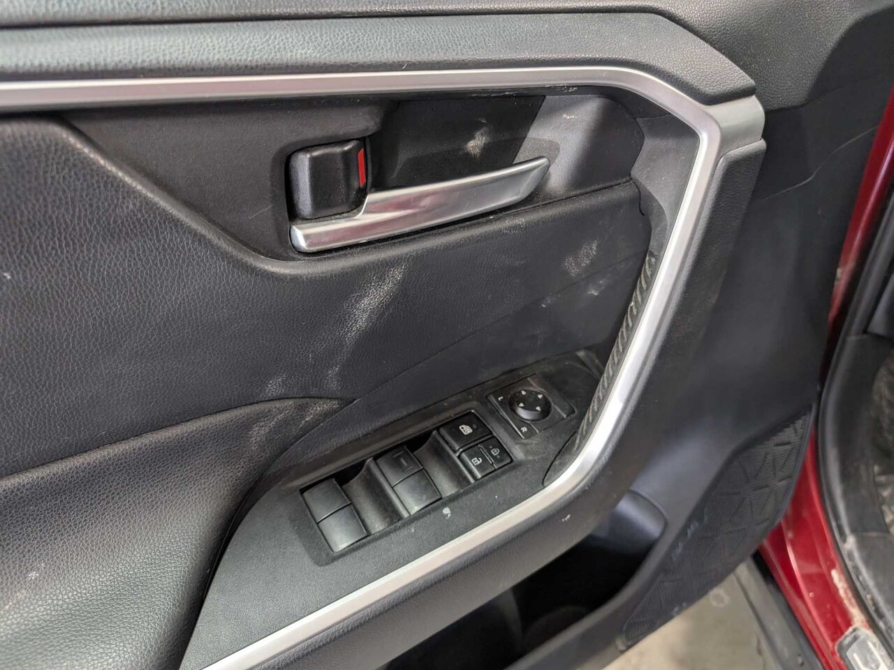 2019 Toyota RAV4 - Image 10