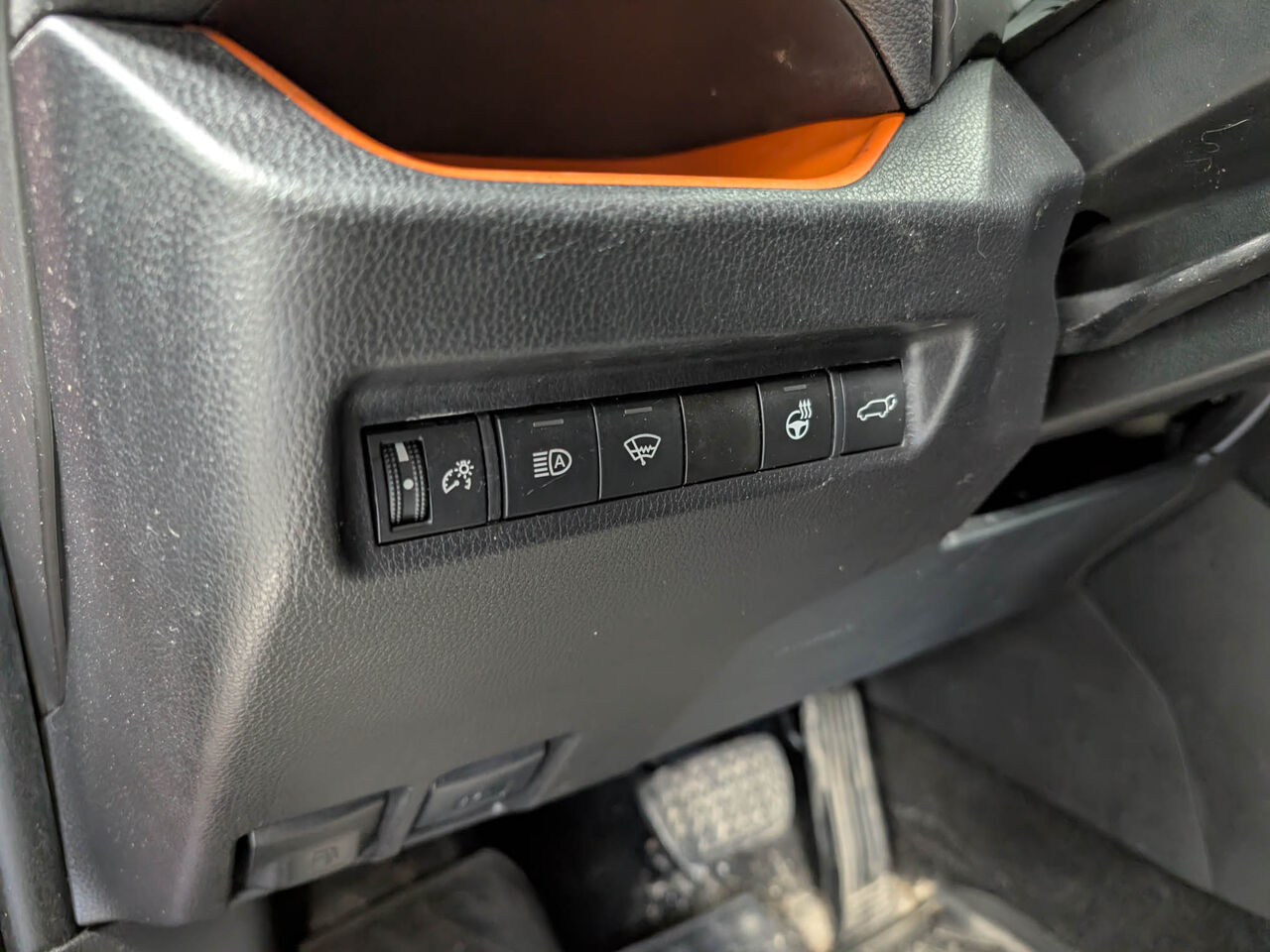 2019 Toyota RAV4 - Image 12