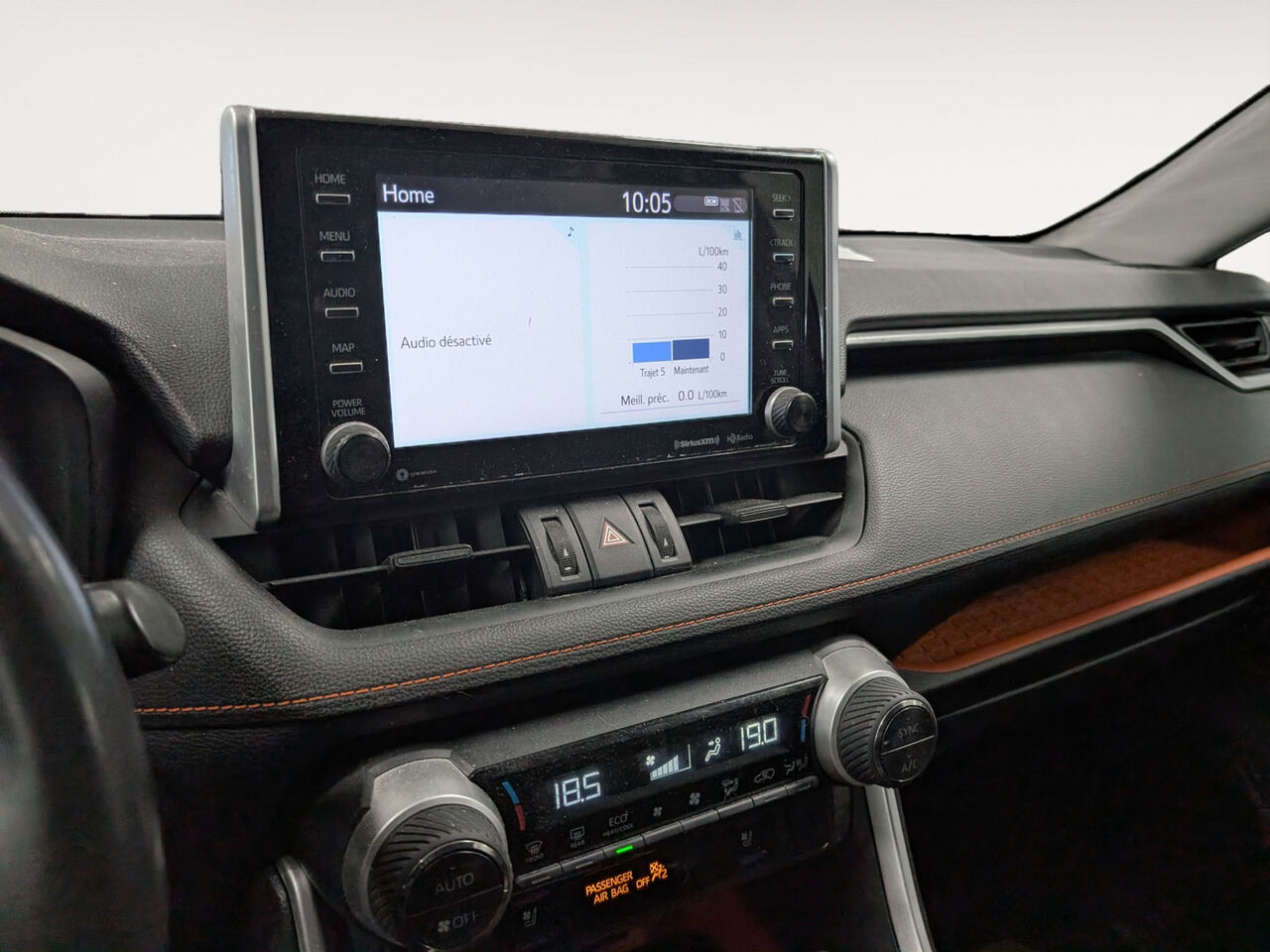 2019 Toyota RAV4 - Image 17