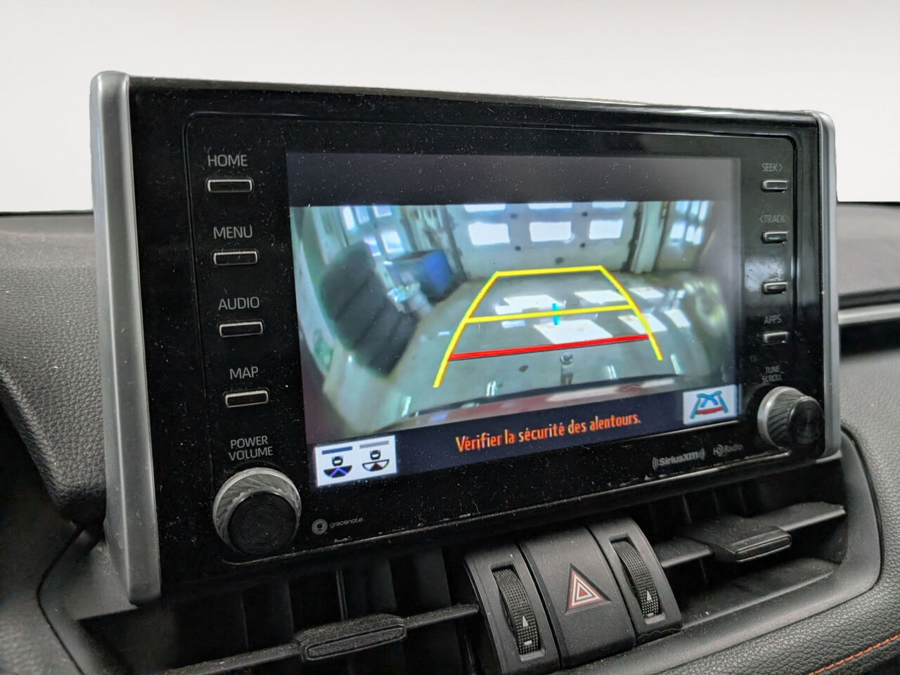 2019 Toyota RAV4 - Image 18