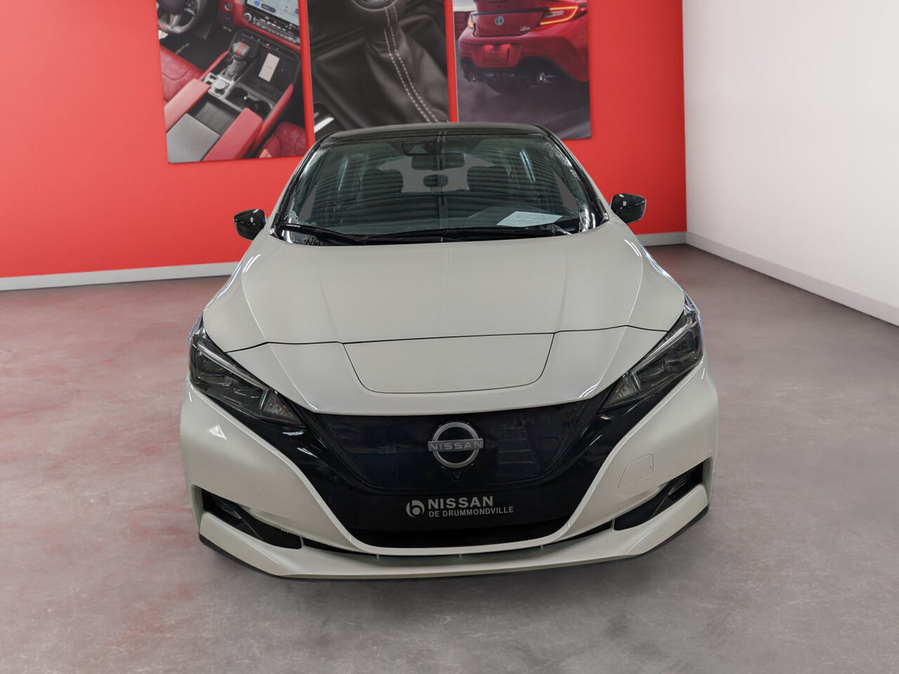 2024 Nissan LEAF - Image 2