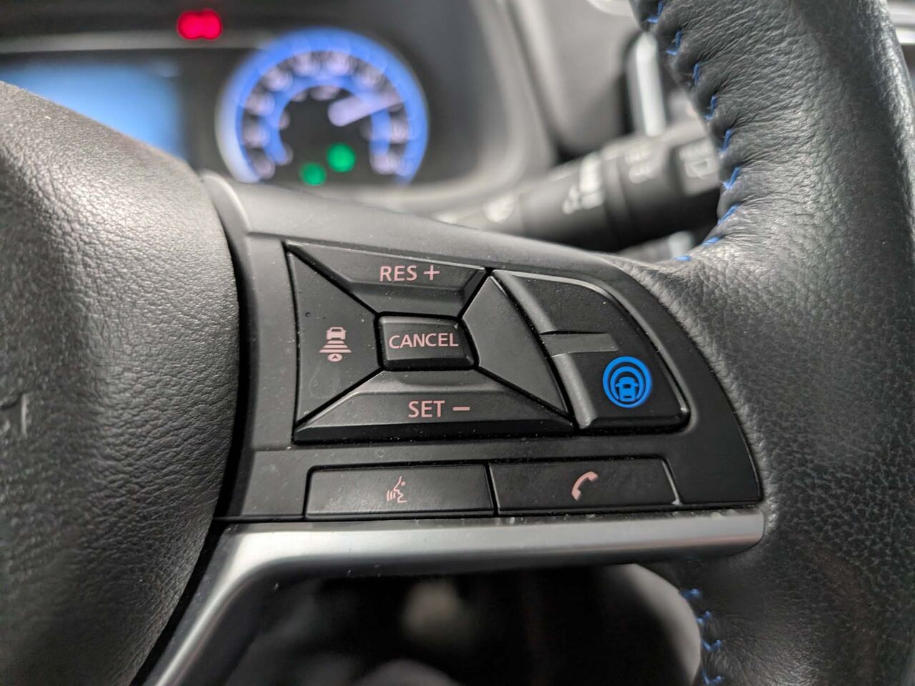 2024 Nissan LEAF - Image 15