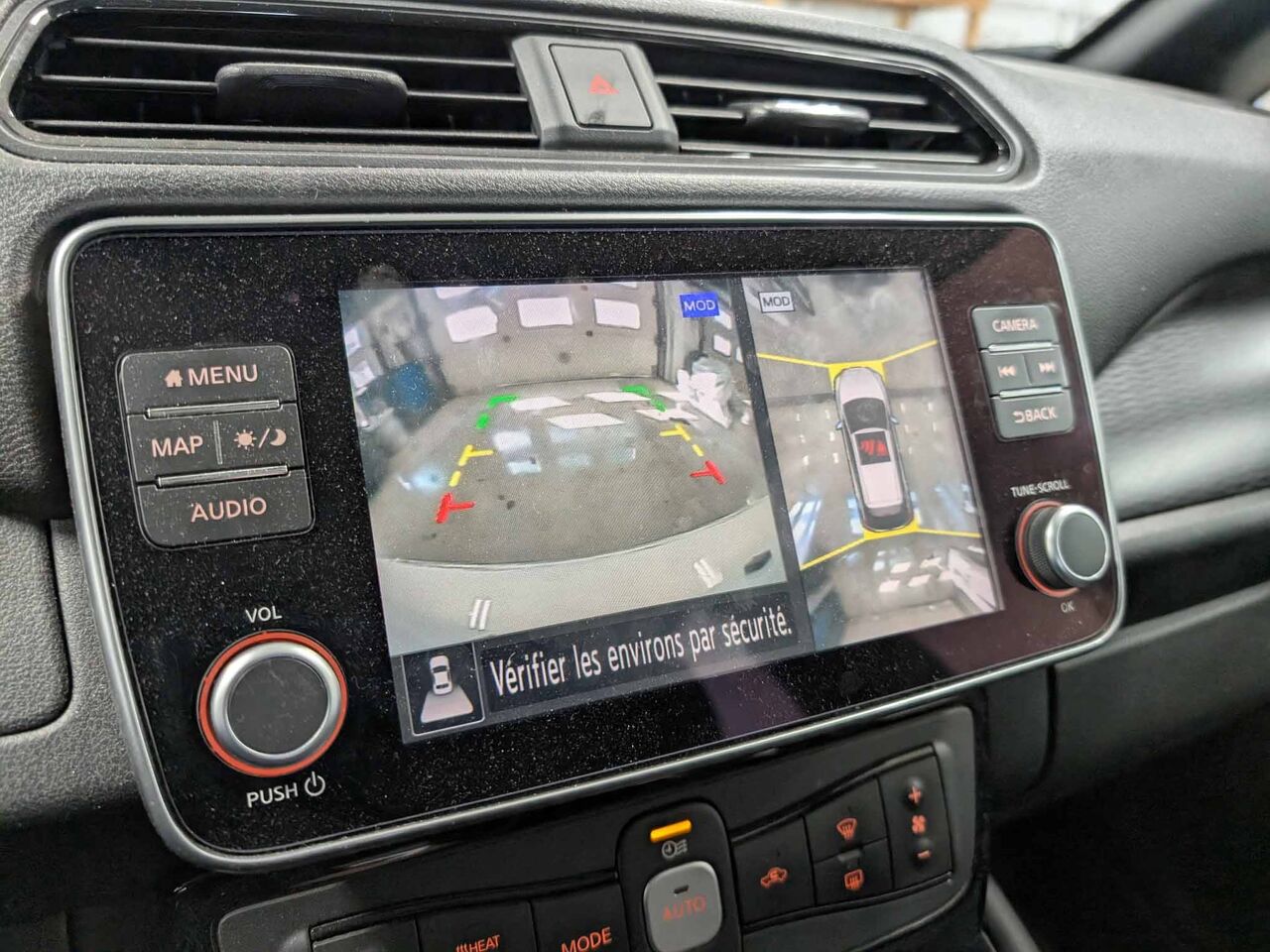 2024 Nissan LEAF - Image 18