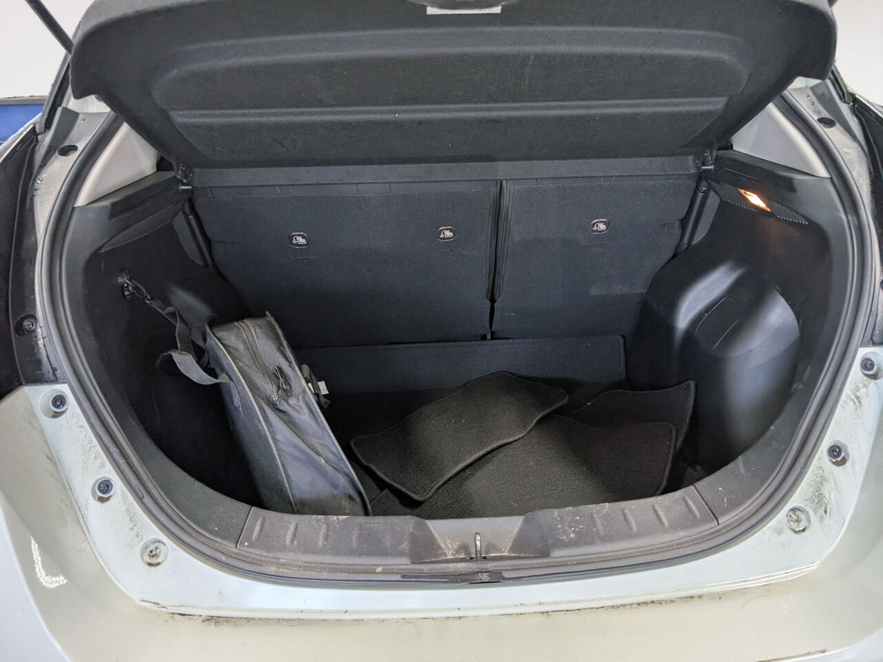 2024 Nissan LEAF - Image 22