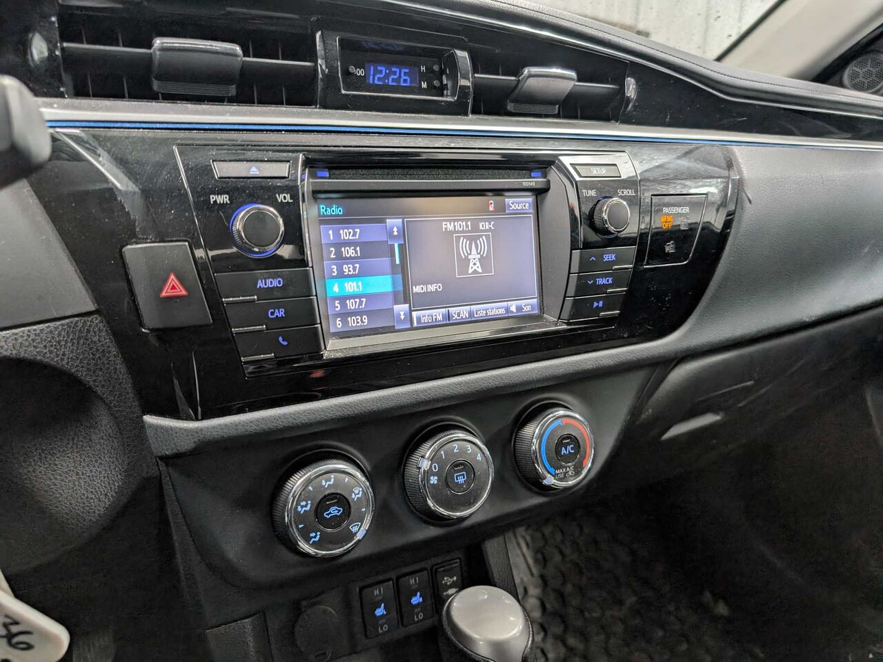 2014 Toyota Corolla - Image 16