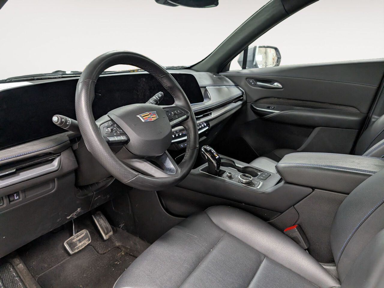 2025 Cadillac XT4 - Image 9