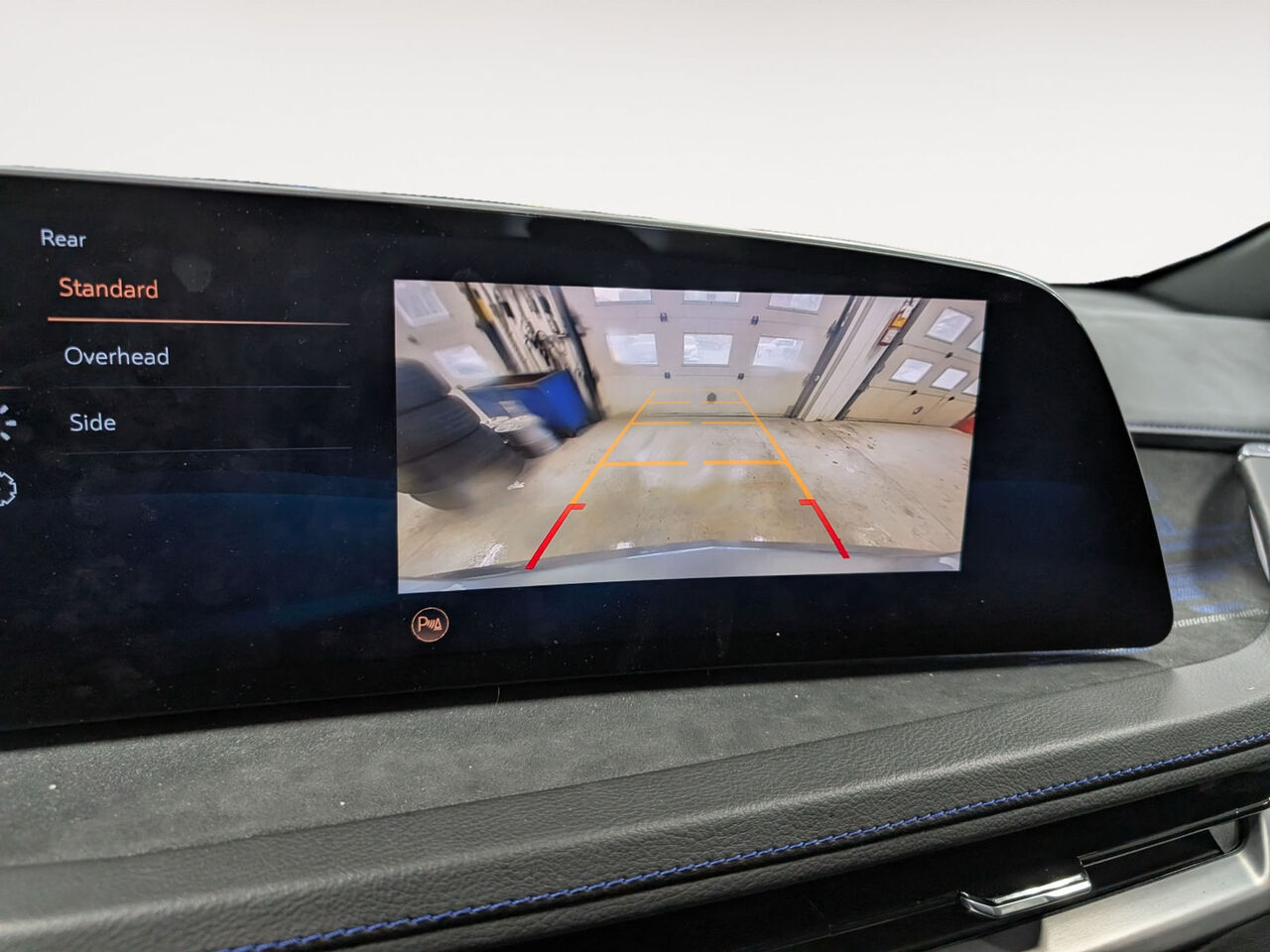 2025 Cadillac XT4 - Image 18